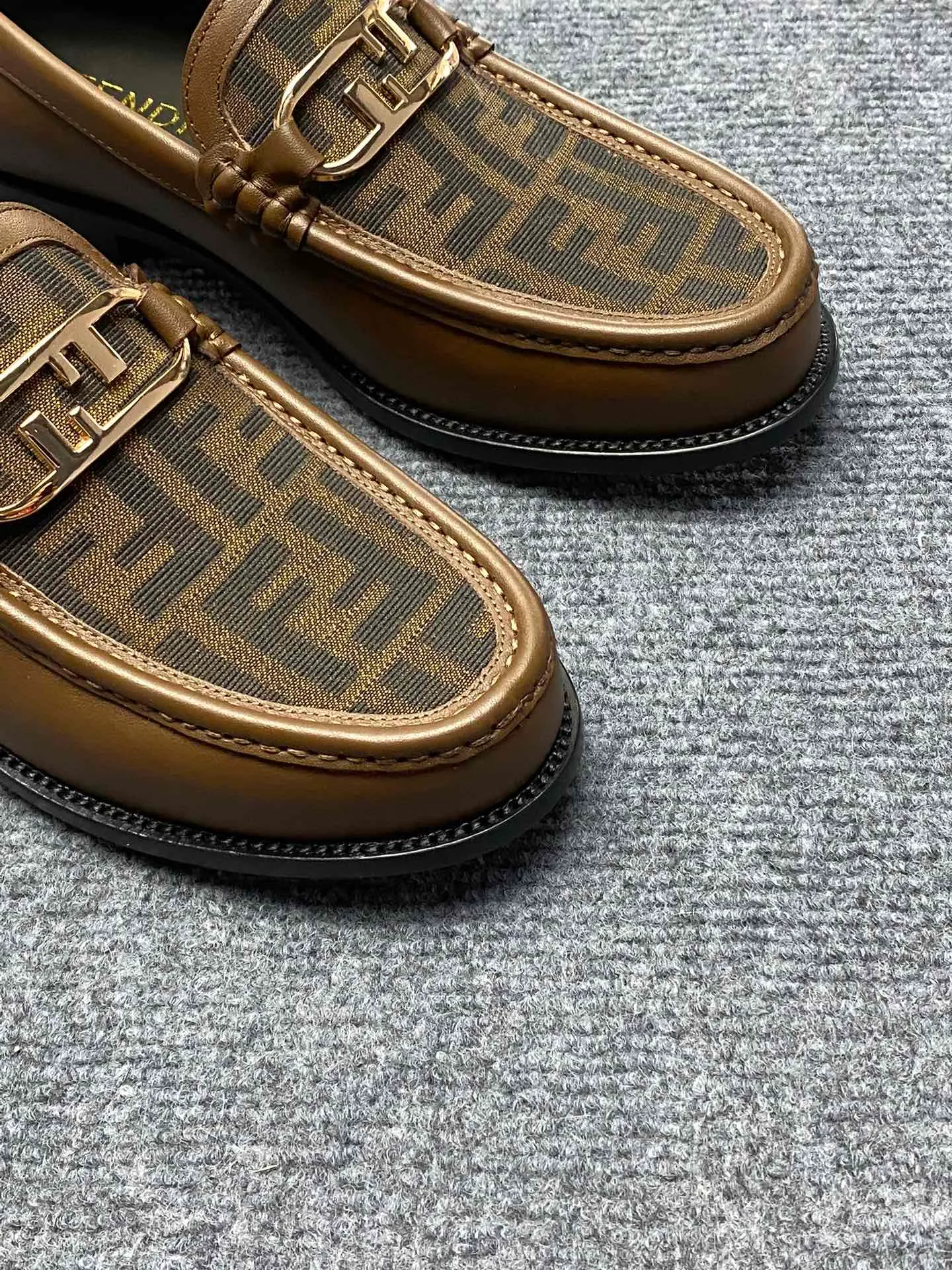 Men's Men's Shoes Men's Men's Shoes 💰900FENDI Fendi Men's Breathable and Comfortable Leather Shoes. Original development. The leather outsole is made of leather. Counters copy one to one. Imported counter cowhide. Imported water dyes cattle. 38 to 44. (45.46. can be ordered. 47.